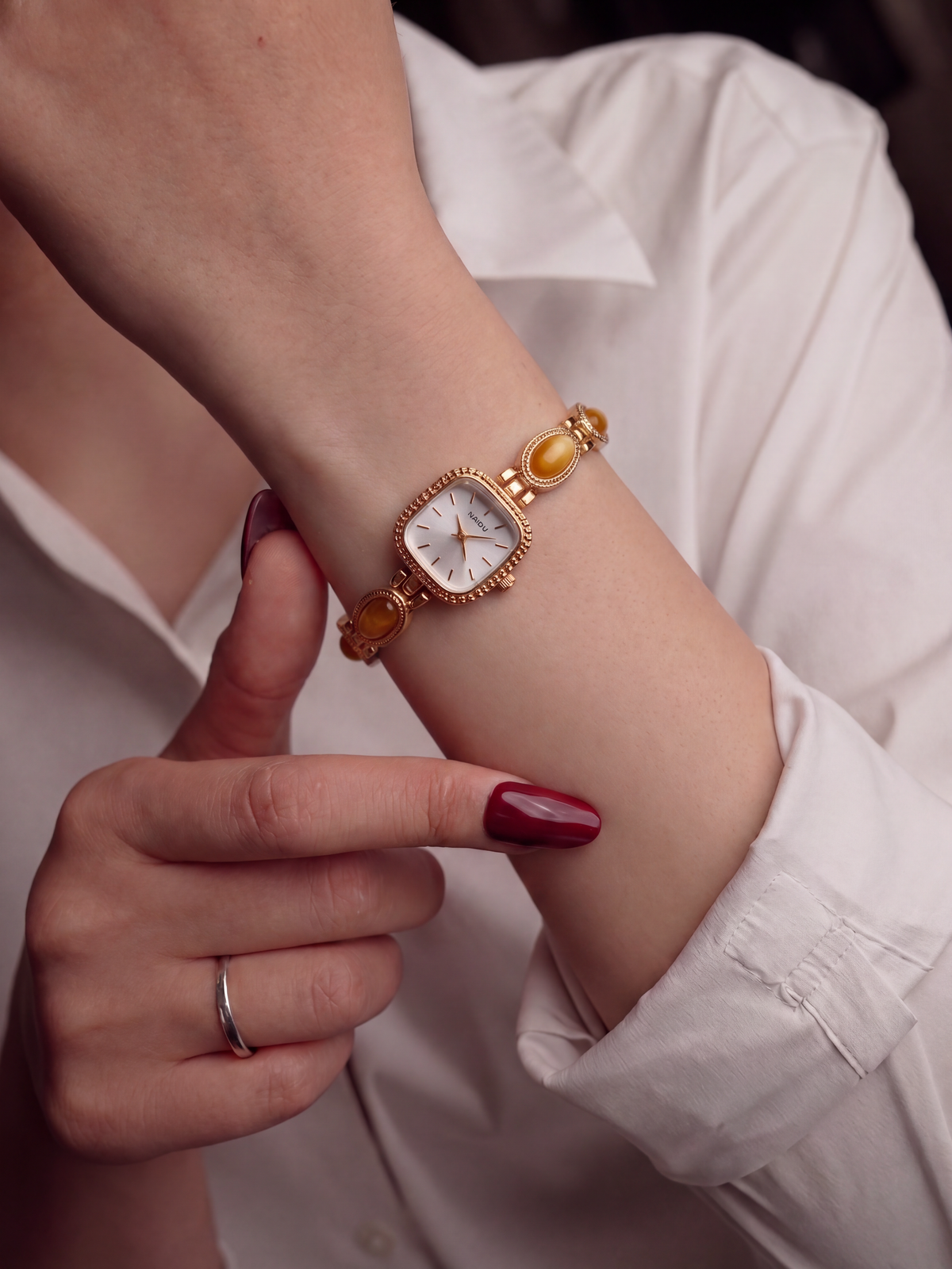Valora Watch